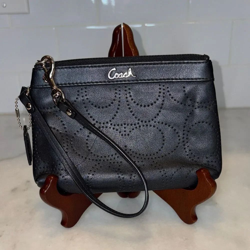 Coach Wristlet Bag Purse Signature Logo Perforated Leather Clutch Pouch Wallet